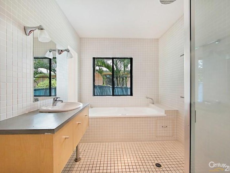 7 Regatta Crescent, Douglas QLD 4814