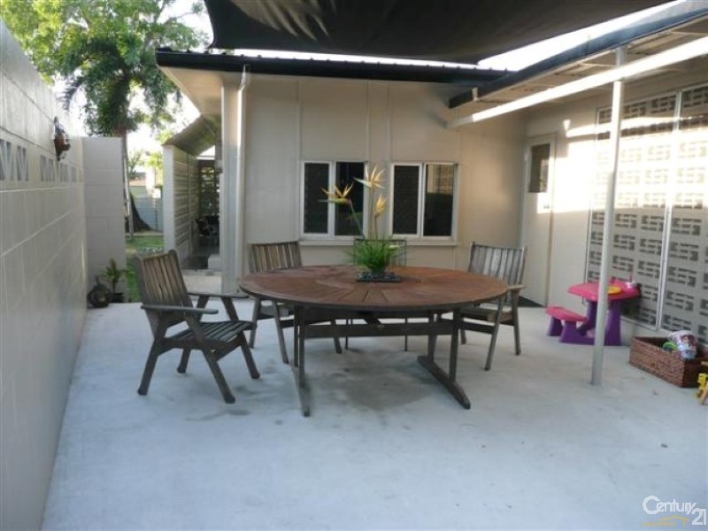 4 Macfarlane Street, Wulguru QLD 4811