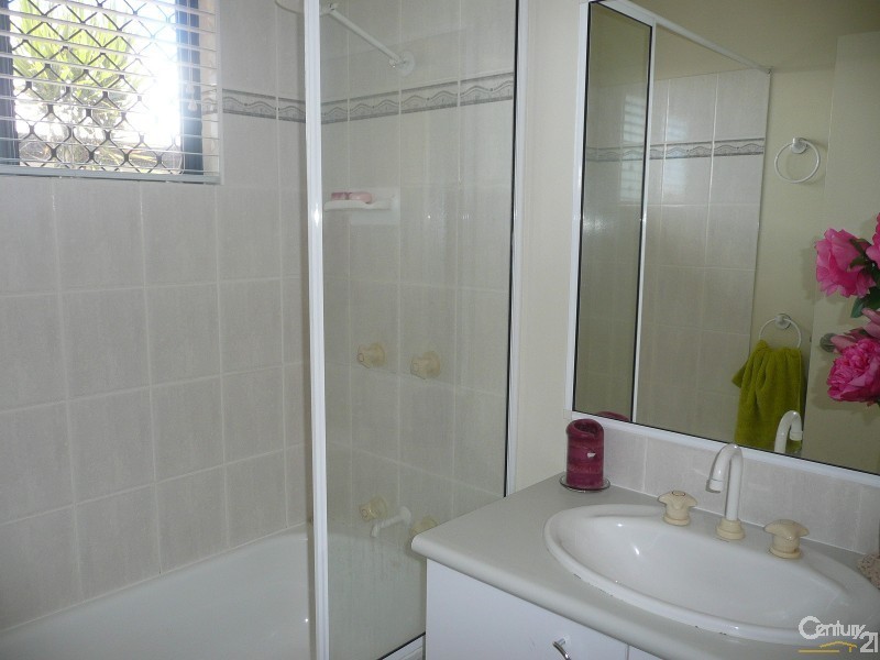 31 Timbury Way, Mount Louisa QLD 4814