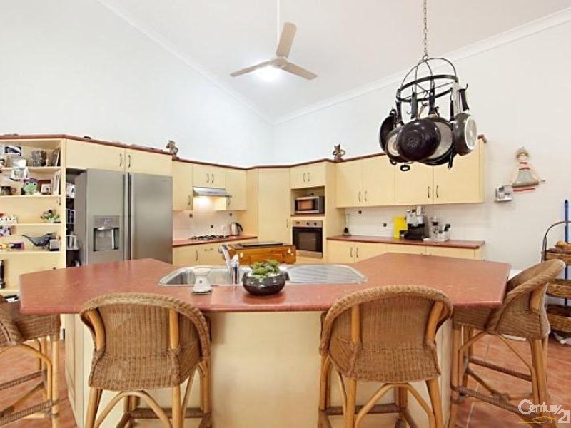 2 Genesta Court, Bushland Beach QLD 4818