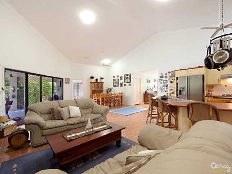 2 Genesta Court, Bushland Beach QLD 4818