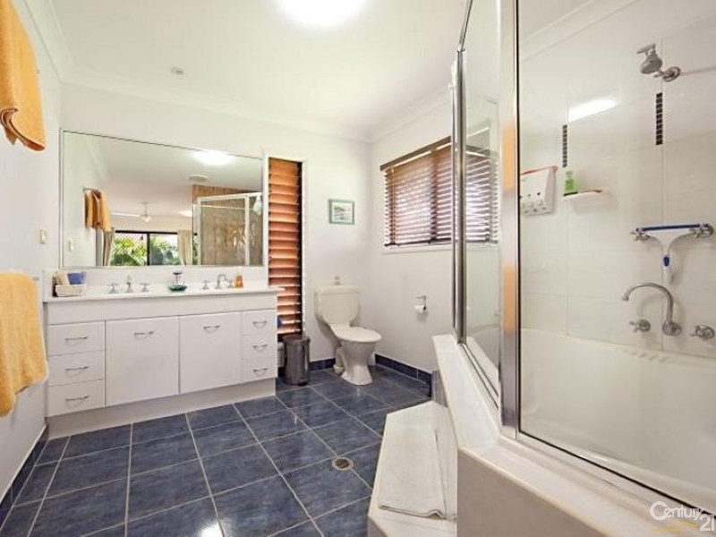 2 Genesta Court, Bushland Beach QLD 4818