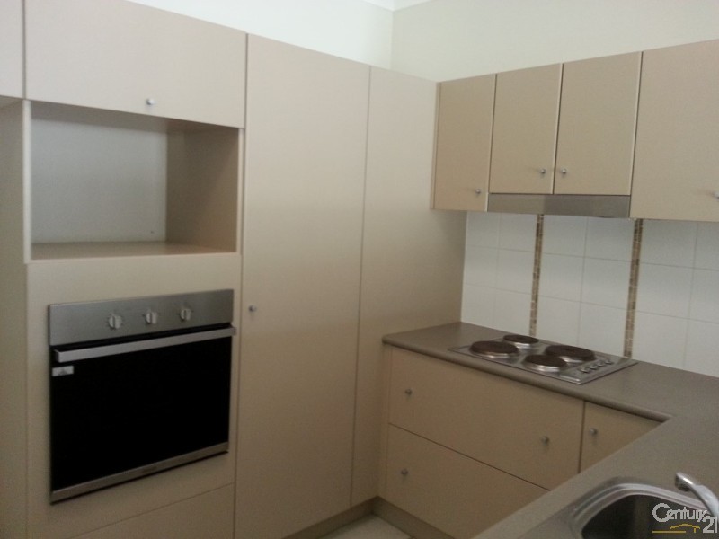 West End QLD 4810