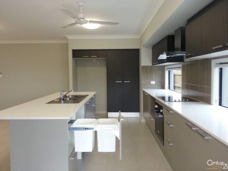 18 Greenbank Pocket, Idalia QLD 4811