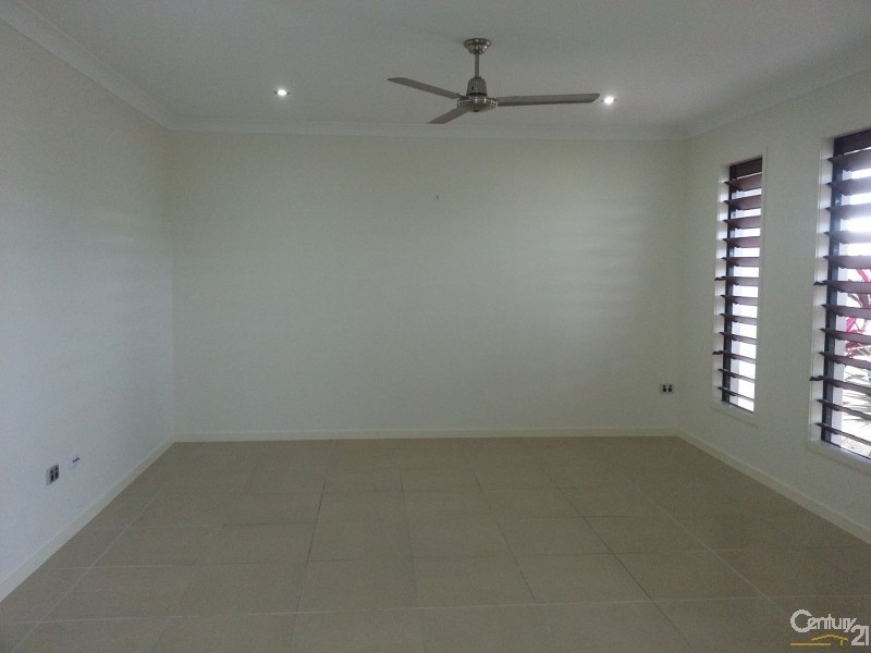 122 Daintree Drive, Bushland Beach QLD 4818