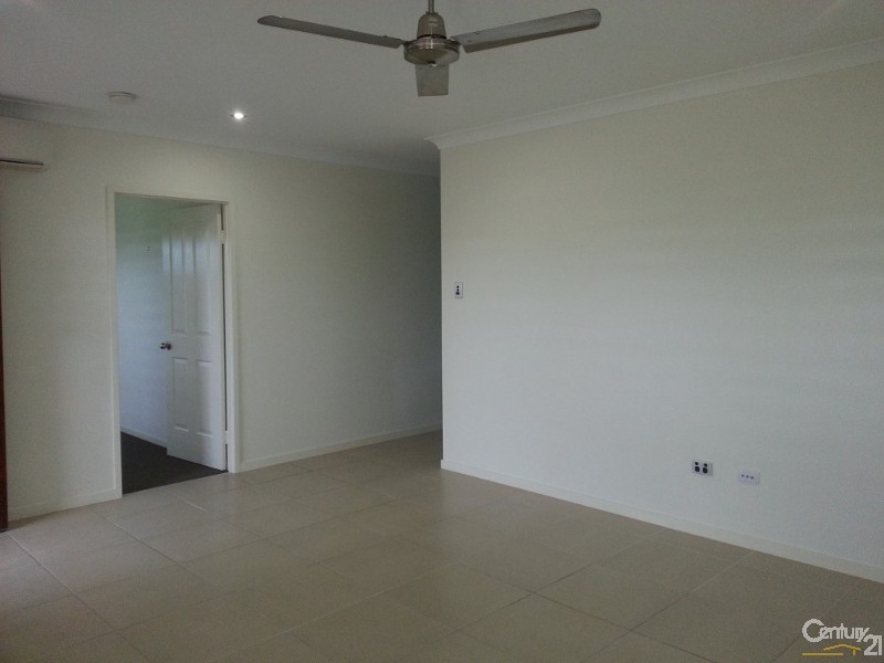 122 Daintree Drive, Bushland Beach QLD 4818