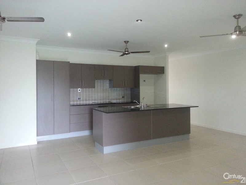 122 Daintree Drive, Bushland Beach QLD 4818