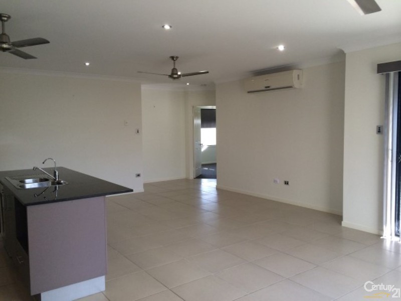 122 Daintree Drive, Bushland Beach QLD 4818