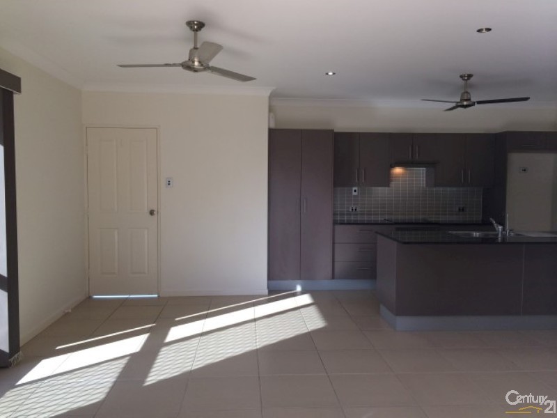 122 Daintree Drive, Bushland Beach QLD 4818