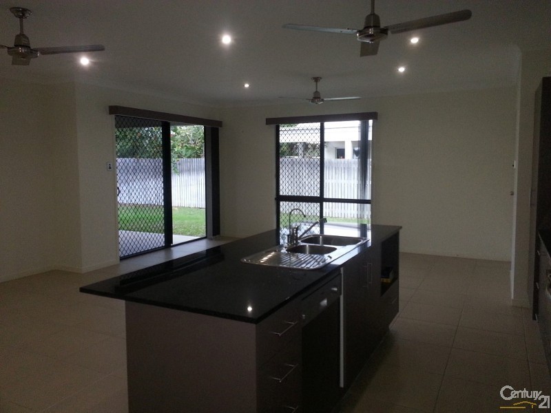 122 Daintree Drive, Bushland Beach QLD 4818