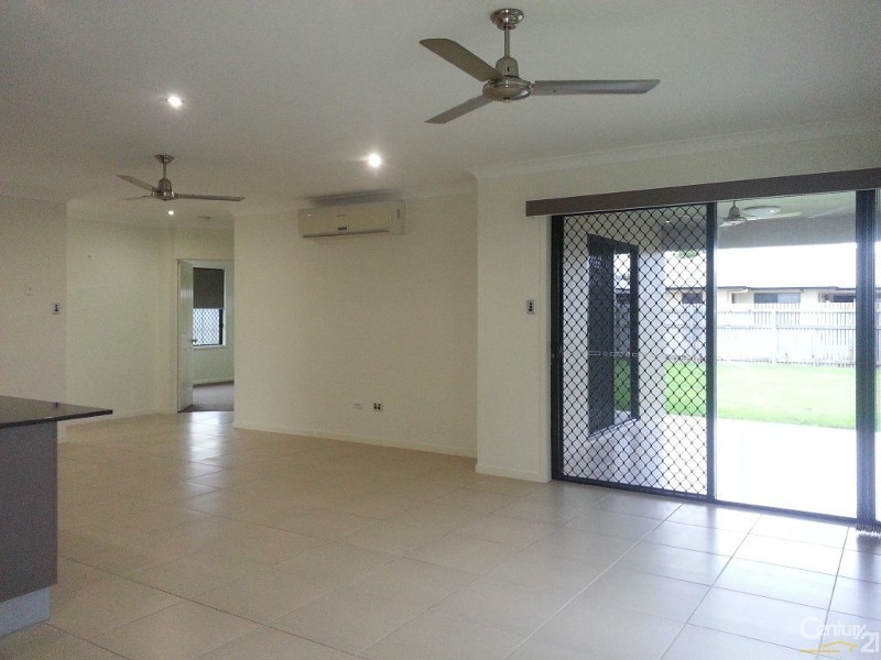 122 Daintree Drive, Bushland Beach QLD 4818