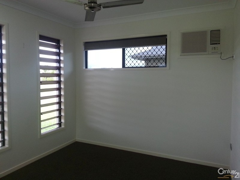 122 Daintree Drive, Bushland Beach QLD 4818