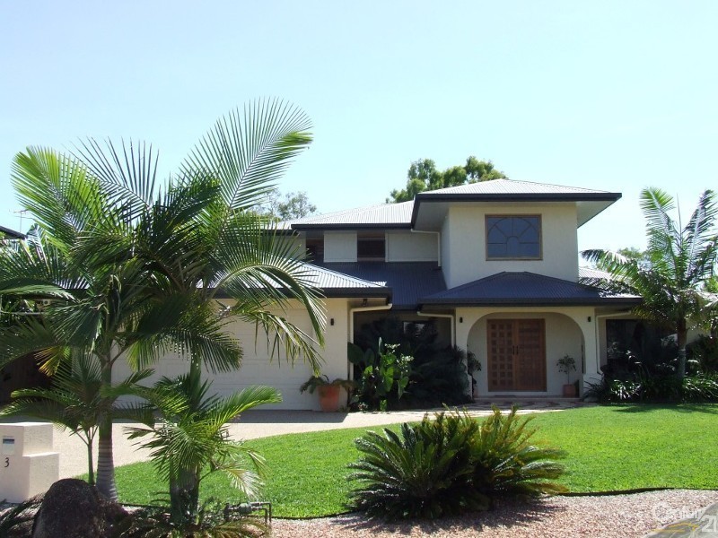 Bushland Beach QLD 4818