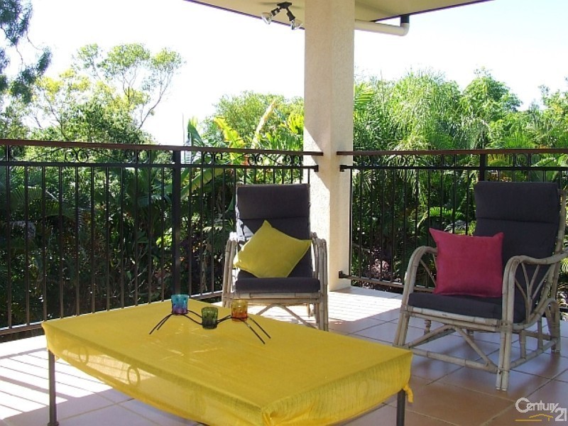 Bushland Beach QLD 4818