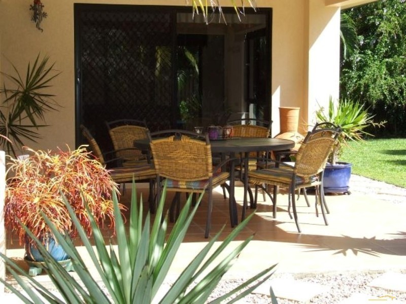 Bushland Beach QLD 4818