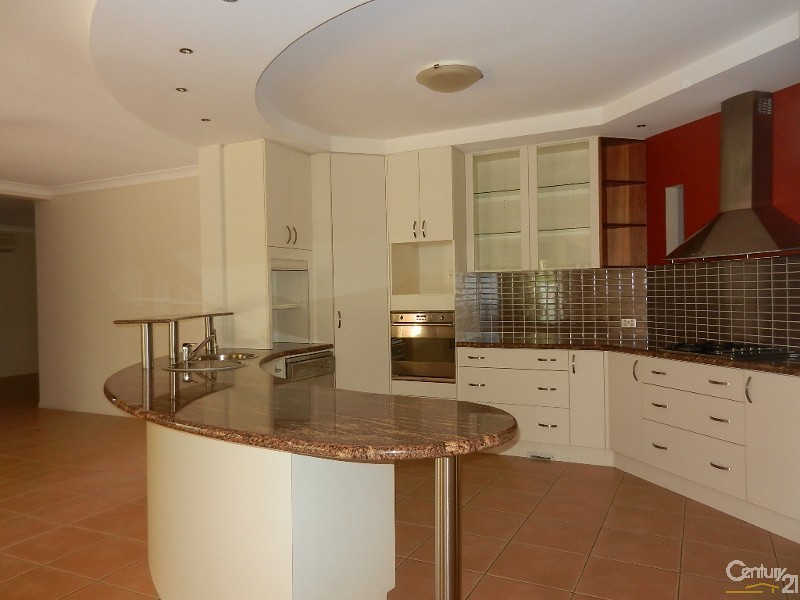 Bushland Beach QLD 4818