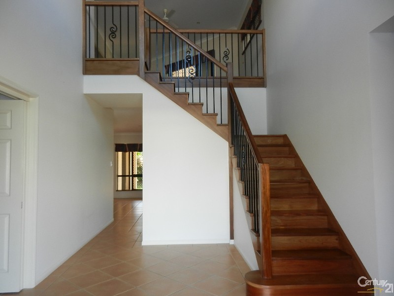 Bushland Beach QLD 4818