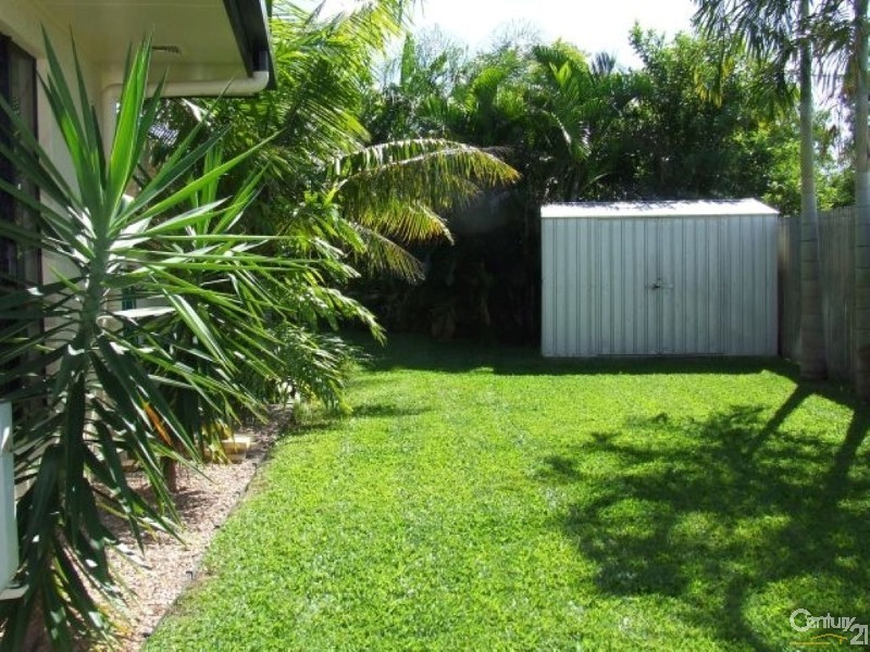 Bushland Beach QLD 4818