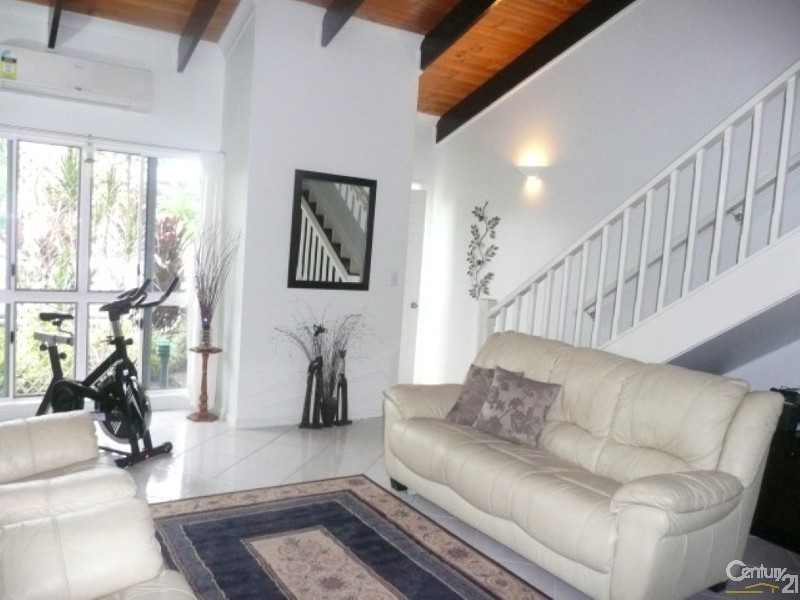 U1-37 Albury Street, Pimlico QLD 4812