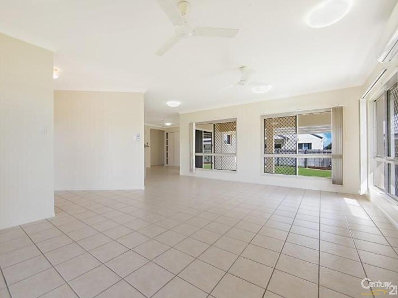 35 Estuary Parade, Douglas QLD 4814
