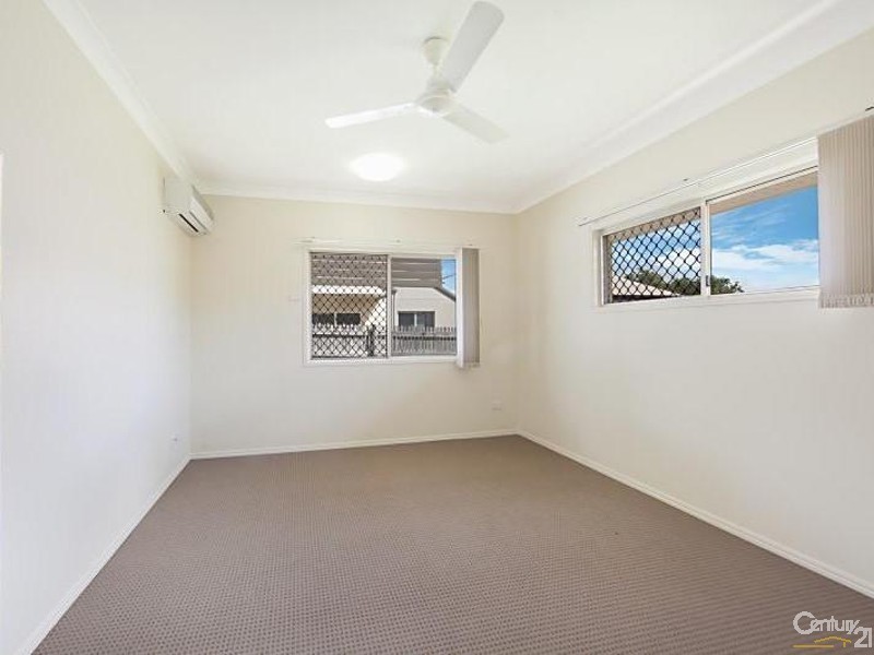 35 Estuary Parade, Douglas QLD 4814