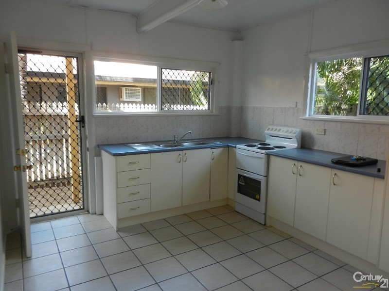 2/130 Francis Street, West End QLD 4810