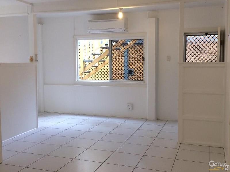 2/130 Francis Street, West End QLD 4810