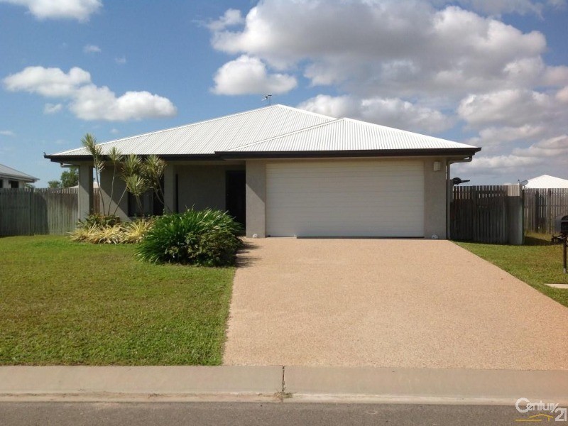 10 Lochern Way, Bushland Beach QLD 4818