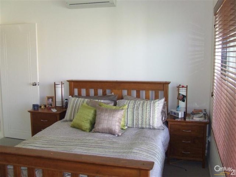 Bushland Beach QLD 4818