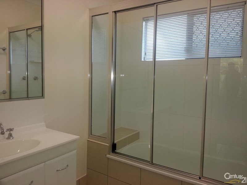 Bushland Beach QLD 4818