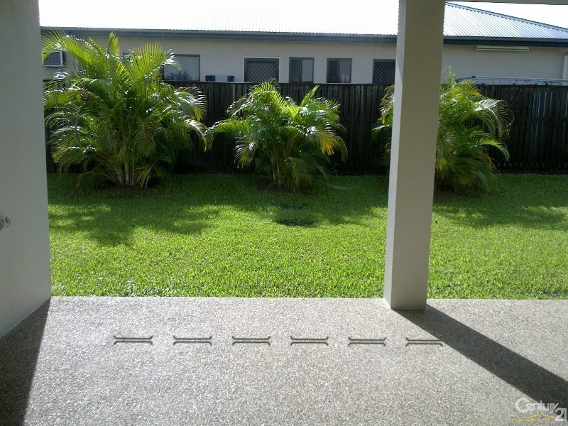 Bushland Beach QLD 4818