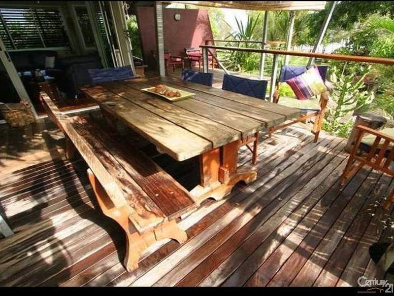 Bushland Beach QLD 4818