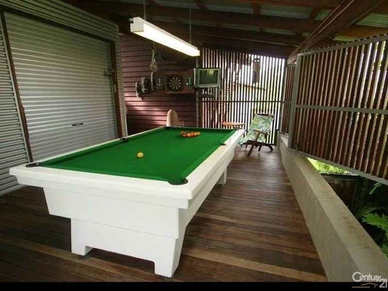 Bushland Beach QLD 4818