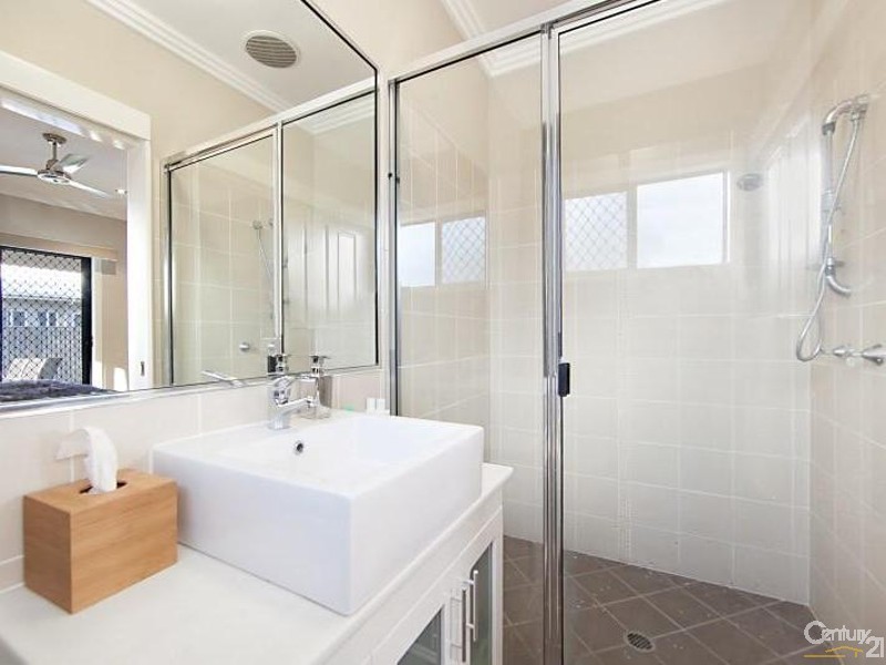 19 Eshelby Street, Bushland Beach QLD 4818