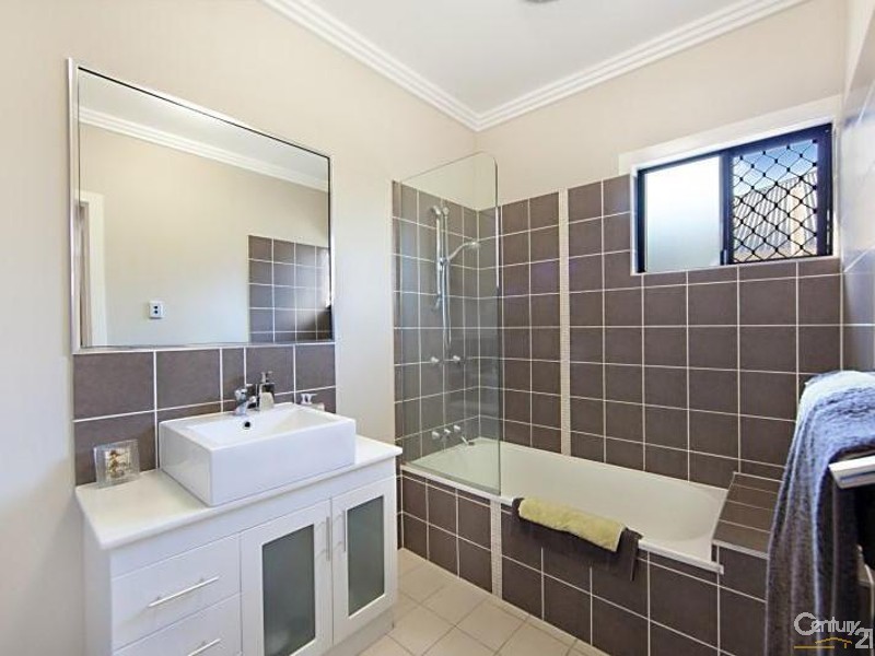 19 Eshelby Street, Bushland Beach QLD 4818
