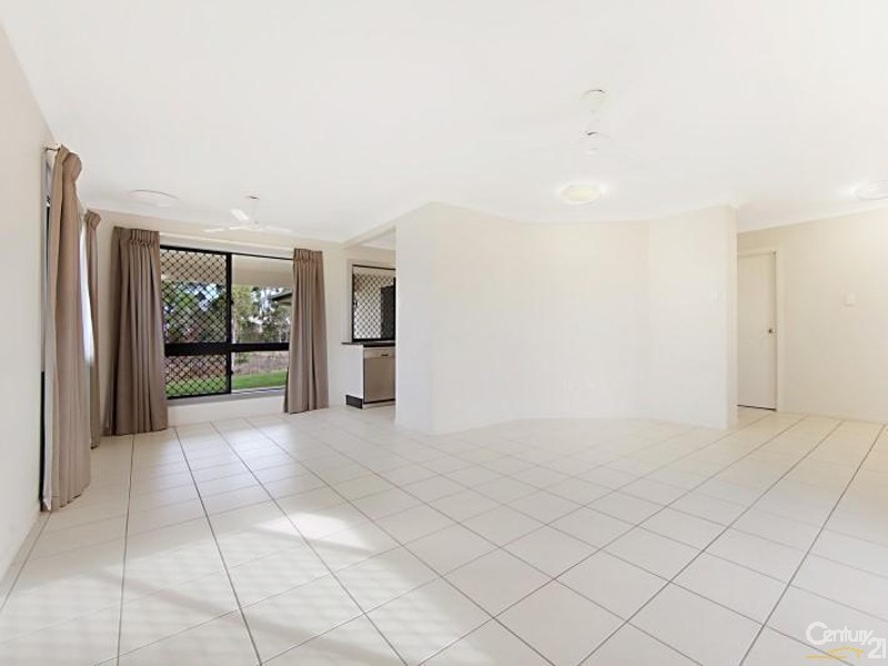 17 Minstrel Court, Bushland Beach QLD 4818