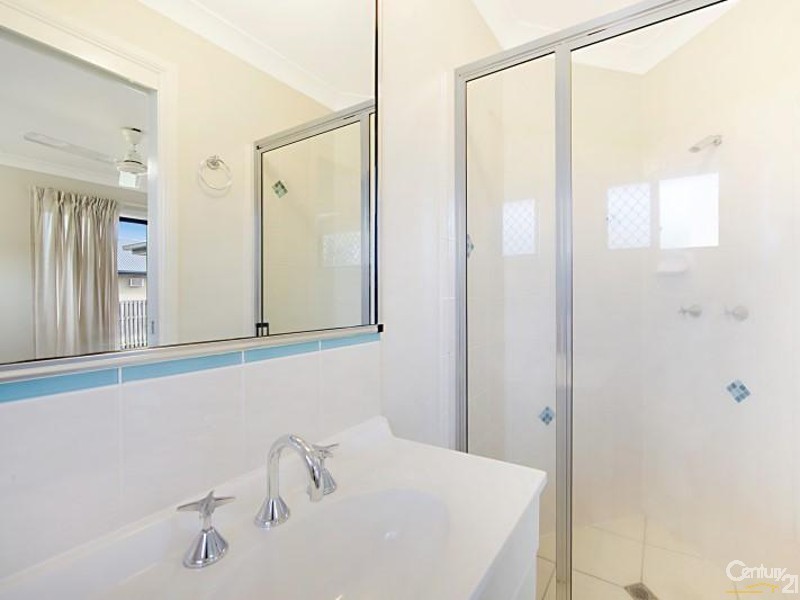 17 Minstrel Court, Bushland Beach QLD 4818