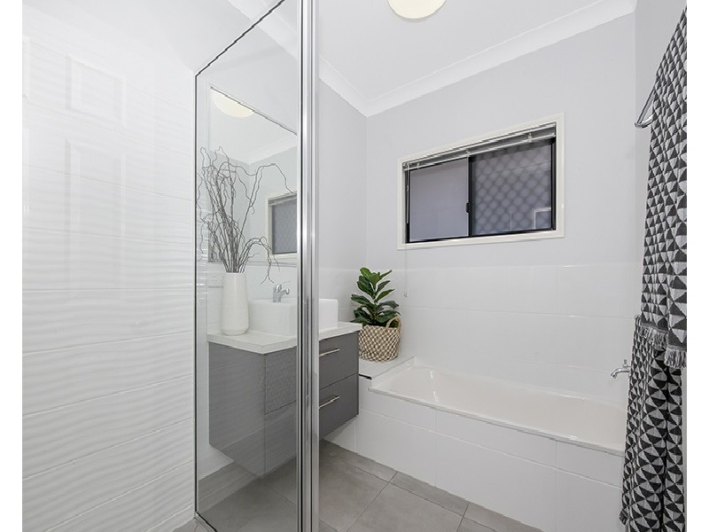 2 Springbrook Parade, Idalia QLD 4811