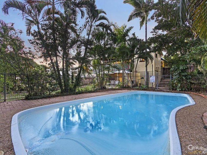 30 Ahearne Street, Hermit Park QLD 4812