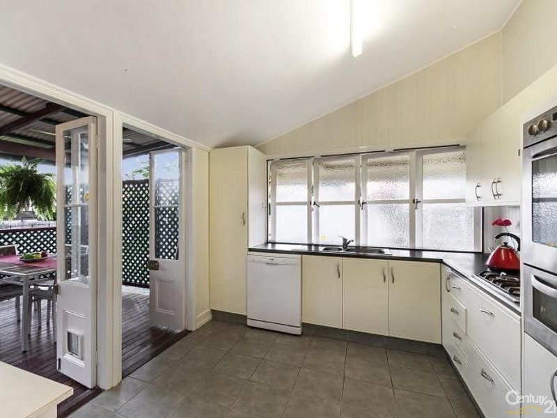 30 Ahearne Street, Hermit Park QLD 4812