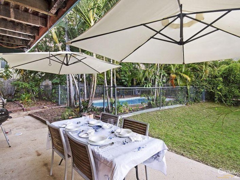 30 Ahearne Street, Hermit Park QLD 4812
