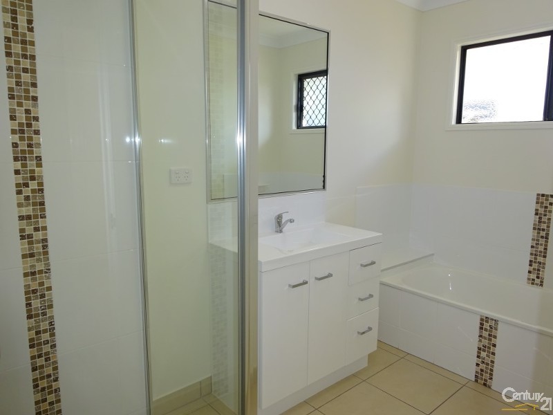 81 Riveredge Boulevard, Oonoonba QLD 4811