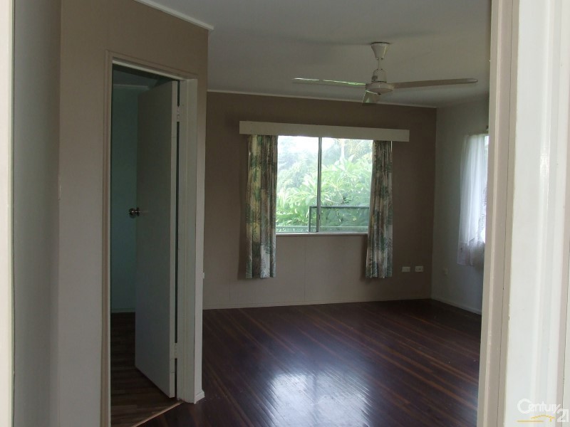 31 Reef Street, Saunders Beach QLD 4818