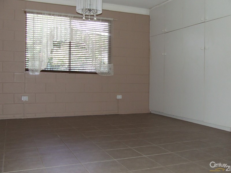 31 Reef Street, Saunders Beach QLD 4818