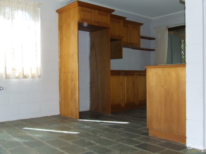 31 Reef Street, Saunders Beach QLD 4818