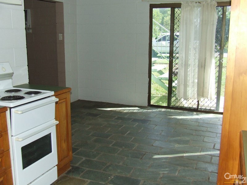 31 Reef Street, Saunders Beach QLD 4818