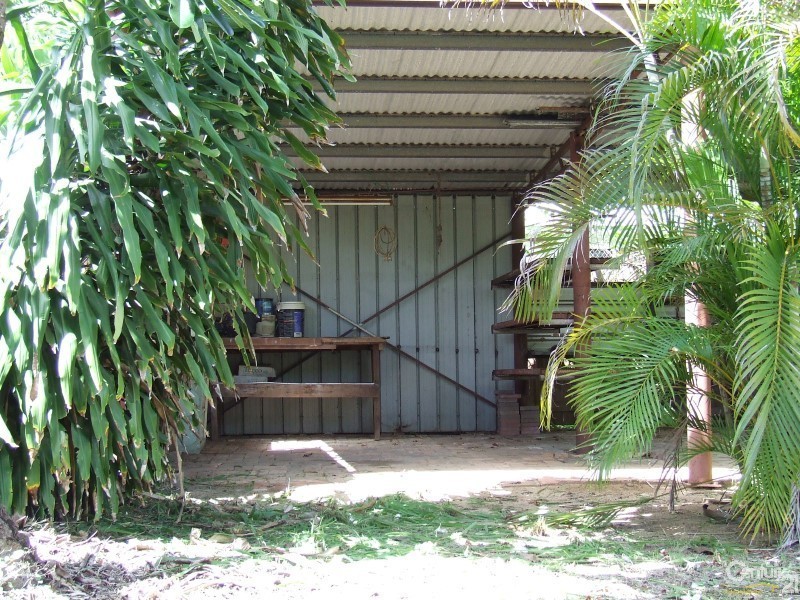 31 Reef Street, Saunders Beach QLD 4818