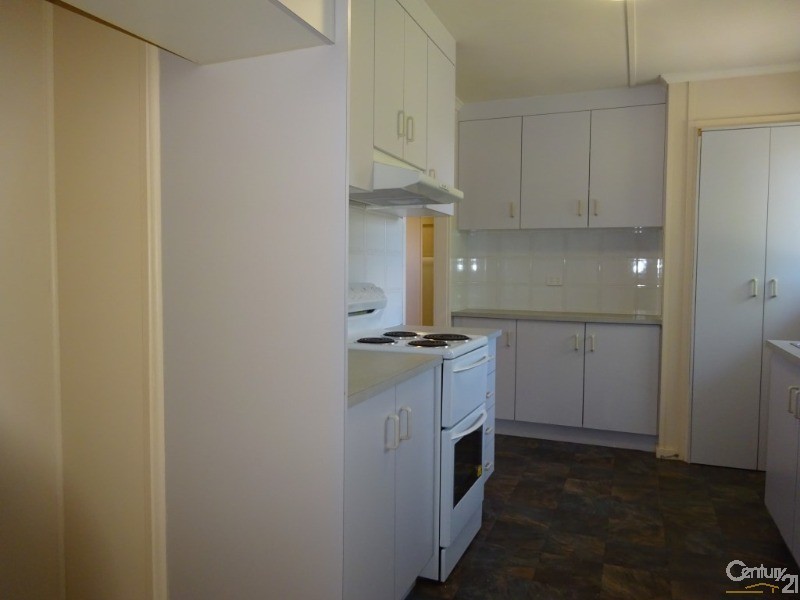 11 Kenealy Street, Aitkenvale QLD 4814