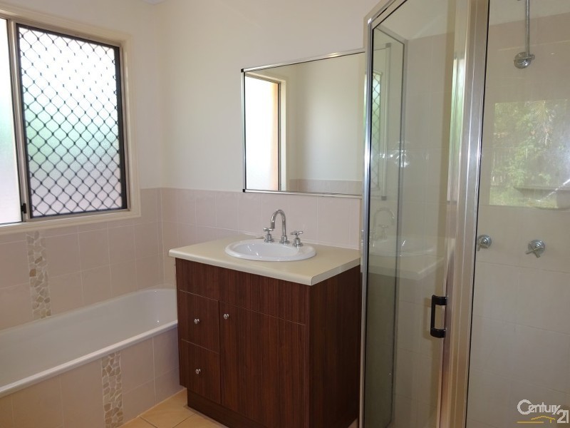 14 St Albans Road, Mount Louisa QLD 4814