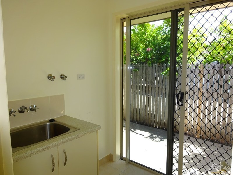 14 St Albans Road, Mount Louisa QLD 4814